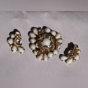 Vintage Eisenberg Silver milk glass Rhinestone Crystal  earrings brooch Set